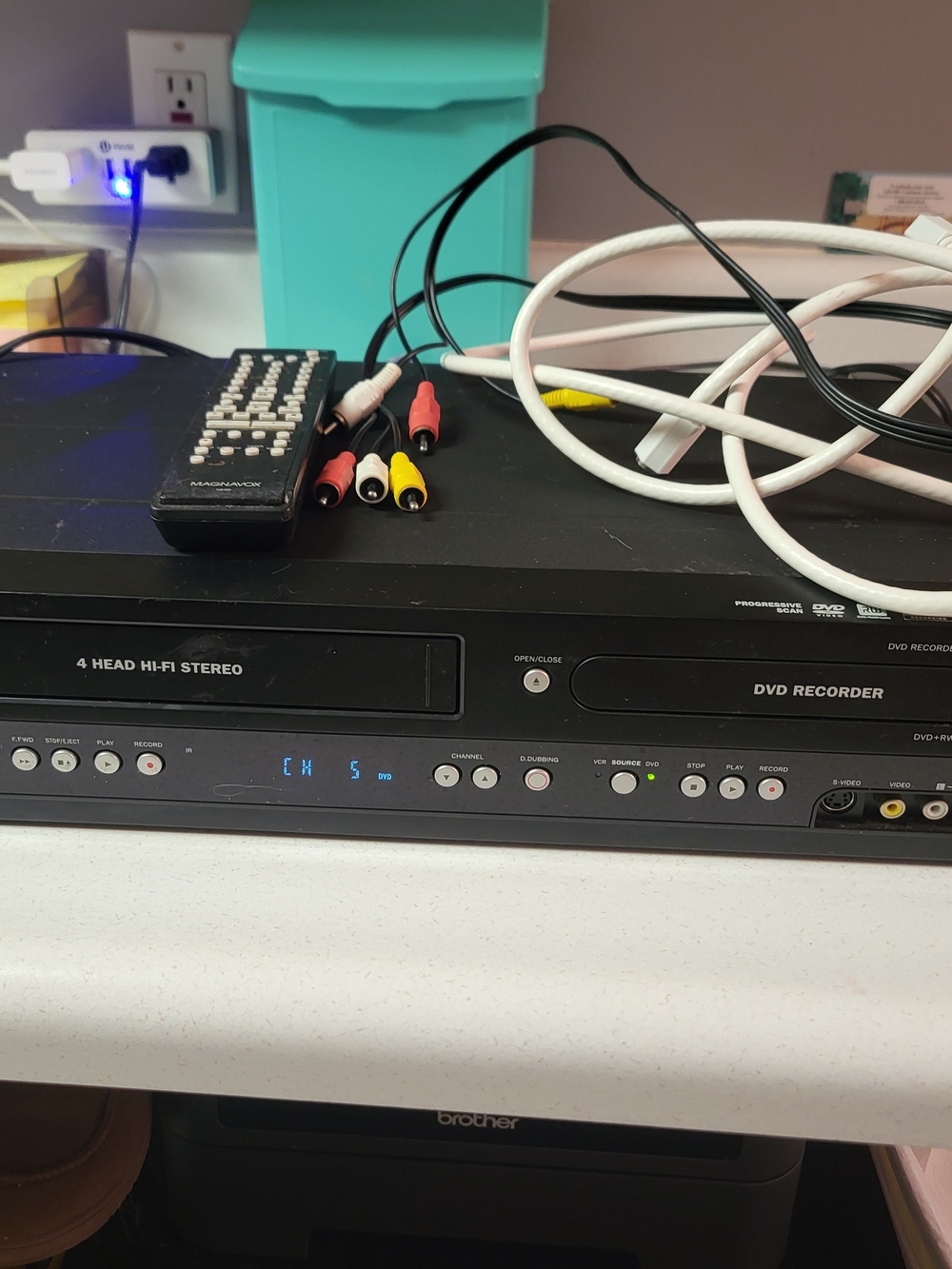 Magnavox DVD VCR Combo Recorder ZV450MW8 w/Remote Control Tested Works